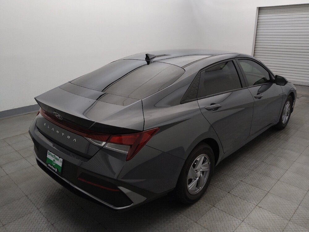 2025 Hyundai Elantra in Houston, TX 77074 - 18147549 9