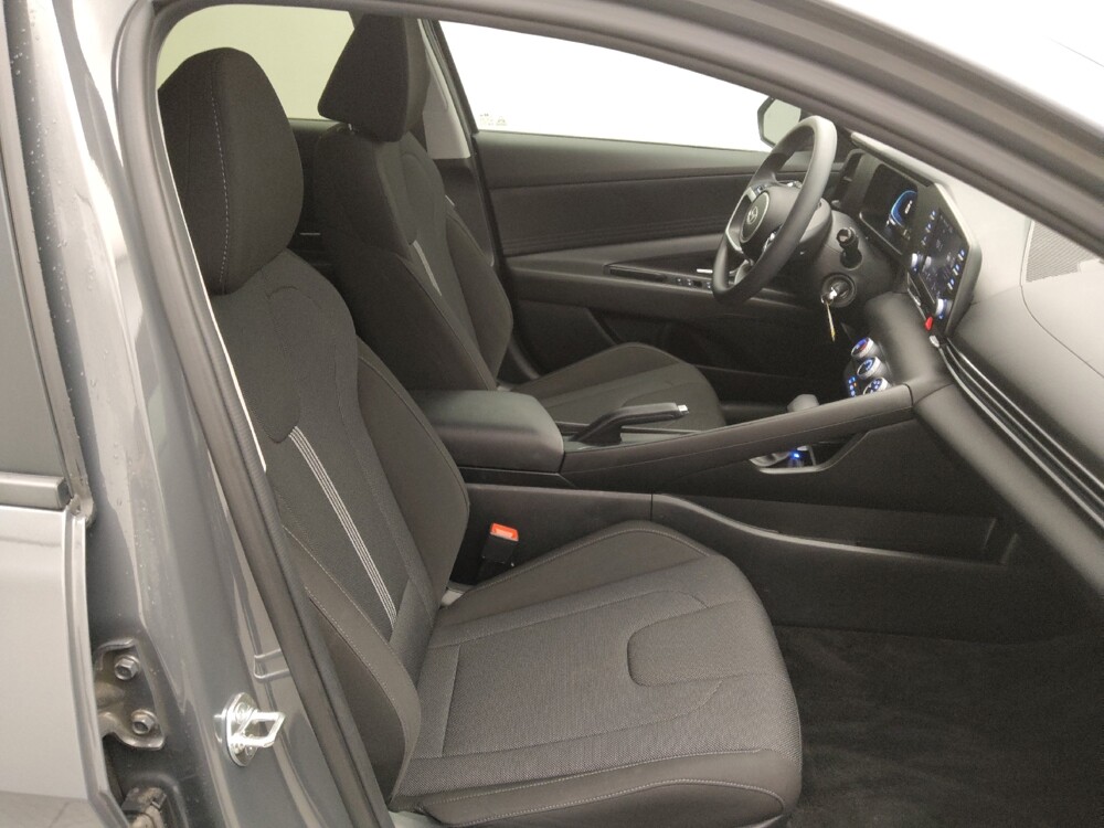 2025 Hyundai Elantra in Houston, TX 77074 - 18147549 21