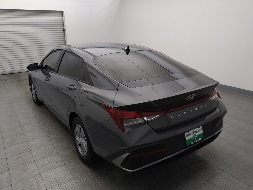 2025 Hyundai Elantra in Houston, TX 77074 - 18147549 5