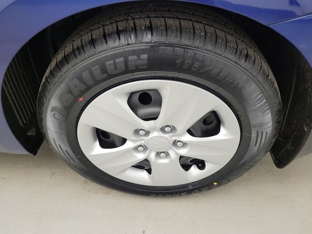 2017 Kia Forte in Columbus, OH 43231 - 18147582 31
