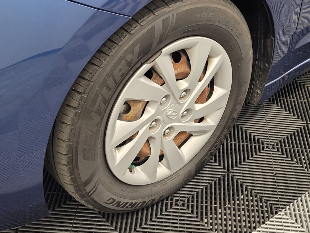 2019 Hyundai Elantra in Houston, TX 77060 - 18147609 31