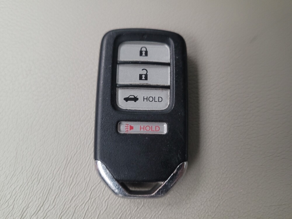 2018 Honda Accord in Riverside, CA 92504 - 18147612 32
