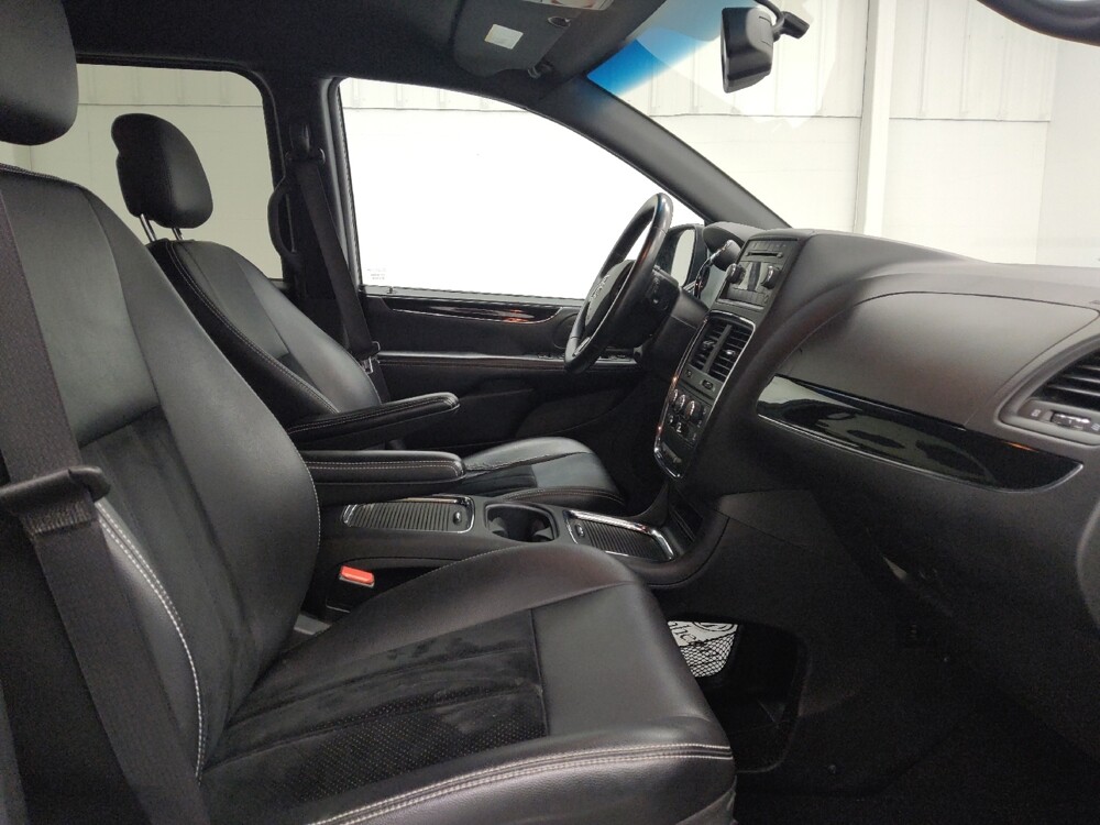 2016 Dodge Grand Caravan in St. Louis, MO 63125 - 18147731 21