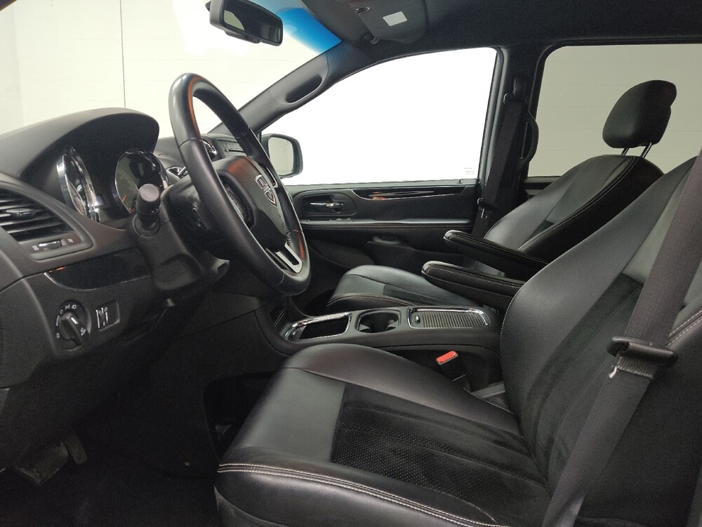 2016 Dodge Grand Caravan in St. Louis, MO 63125 - 18147731 17