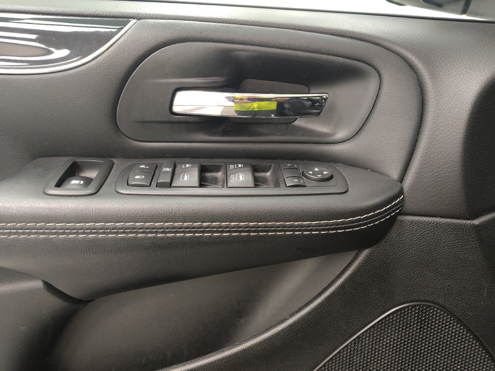 2016 Dodge Grand Caravan in St. Louis, MO 63125 - 18147731 27
