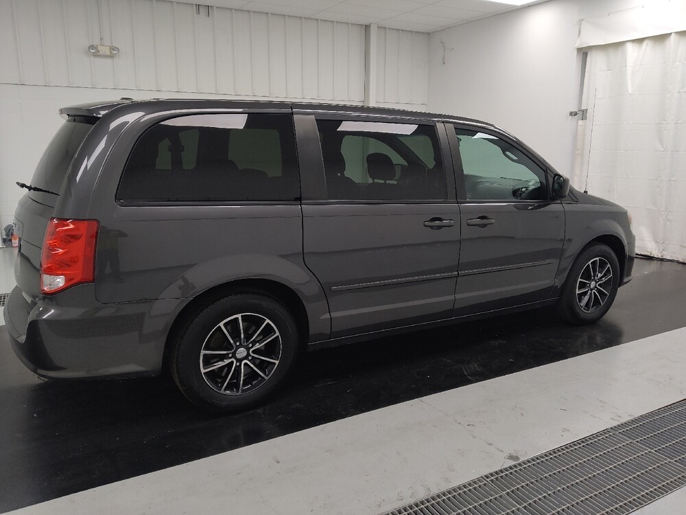 2016 Dodge Grand Caravan in St. Louis, MO 63125 - 18147731 10
