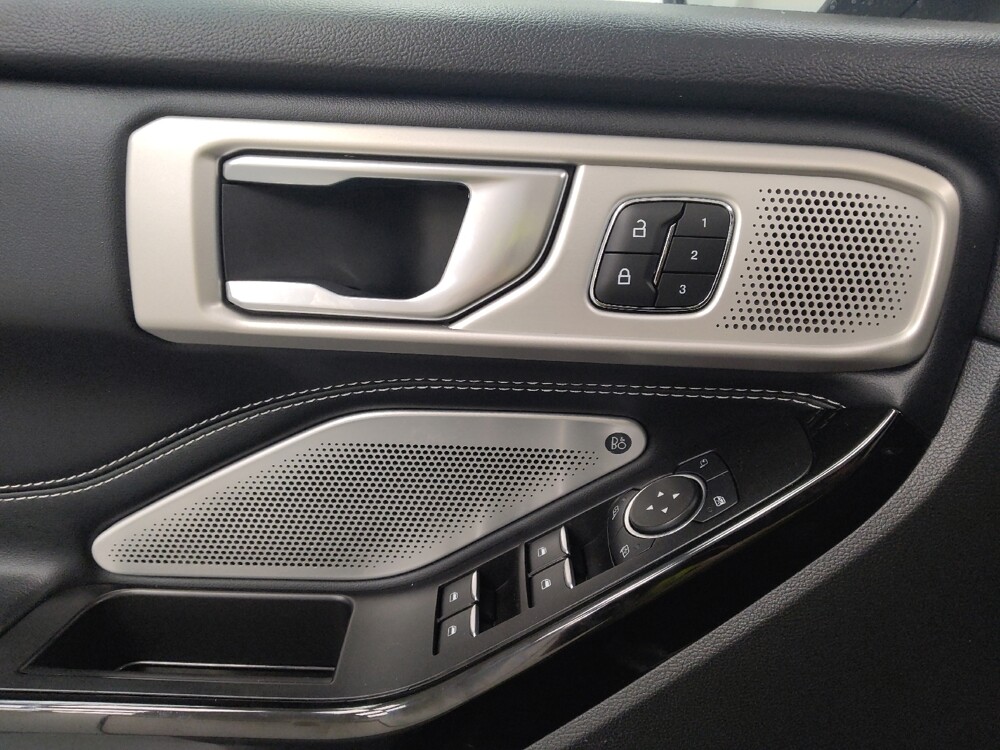2021 Ford Explorer in St. Louis, MO 63125 - 18147733 27