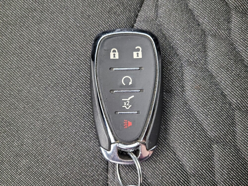 2018 Chevrolet Equinox in Columbus, OH 43228 - 18147735 32