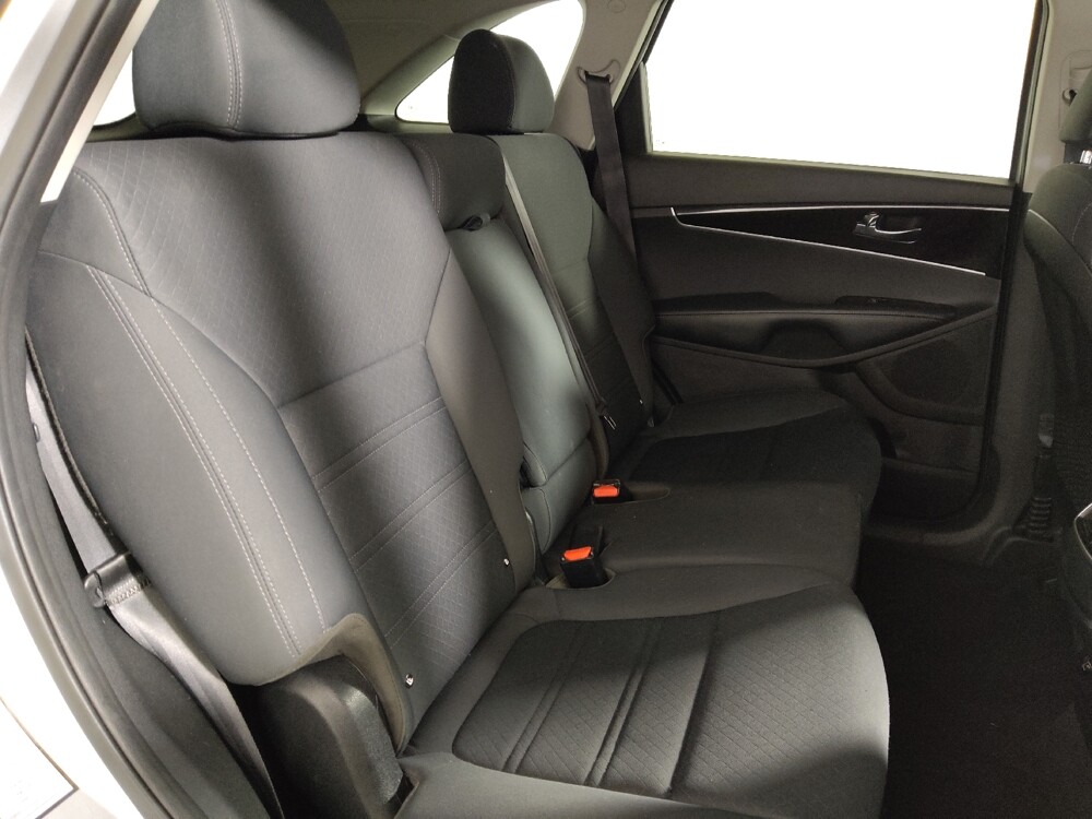 2020 Kia Sorento in Midlothian, IL 60445 - 18147772 19