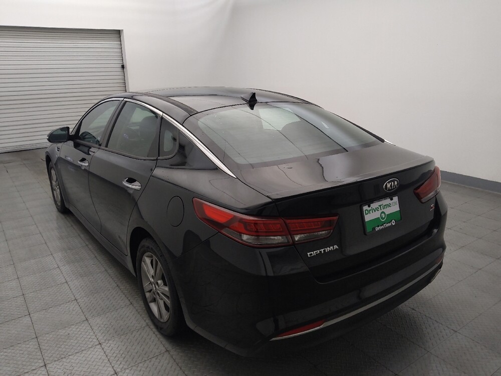 2018 Kia Optima in Houston, TX 77060 - 18147783 5