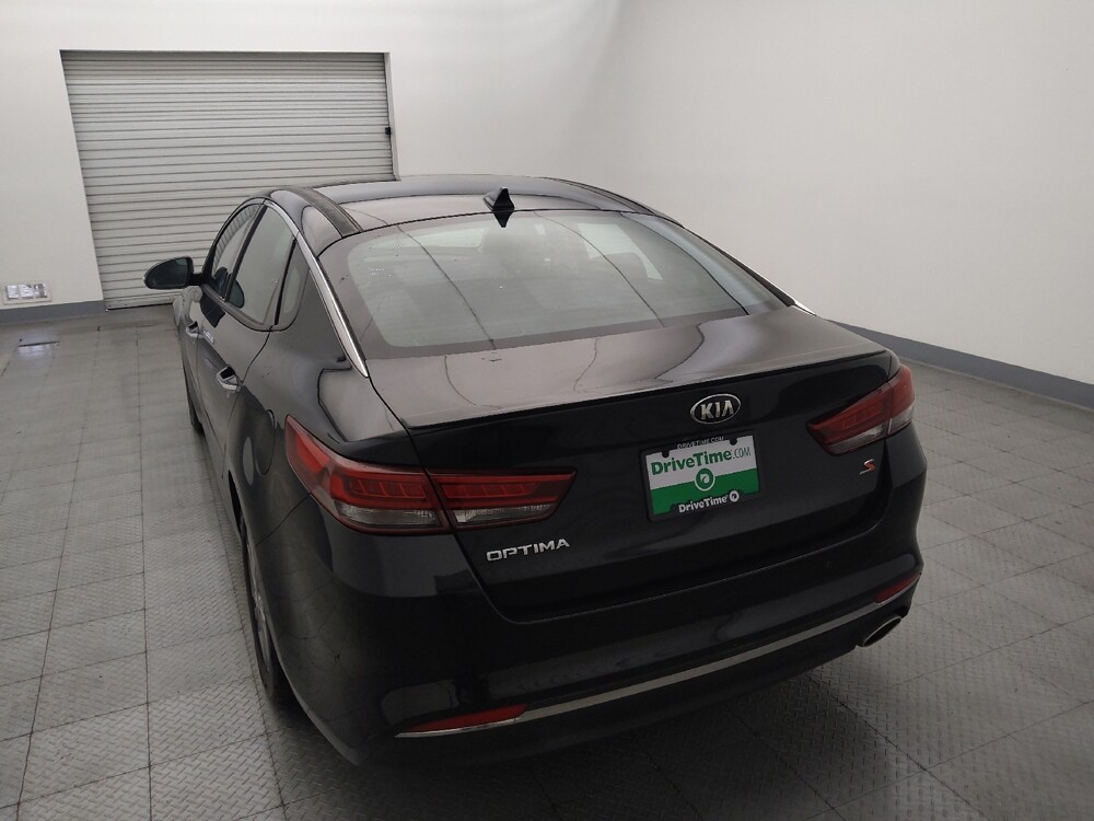 2018 Kia Optima in Houston, TX 77060 - 18147783 6