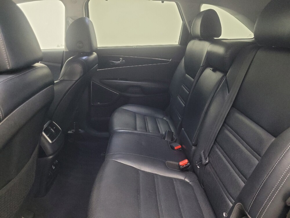 2019 Kia Sorento in Indianapolis, IN 46219 - 18147787 18