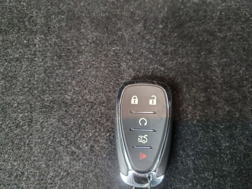 2016 Chevrolet Malibu in Indianapolis, IN 46222 - 18147792 32