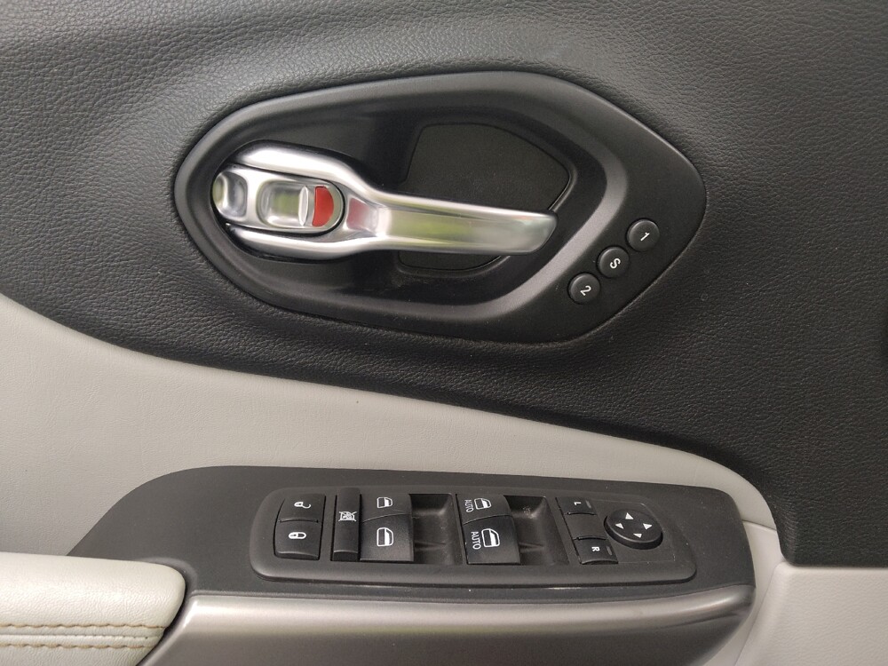 2021 Jeep Cherokee in St. Louis, MO 63125 - 18147815 22