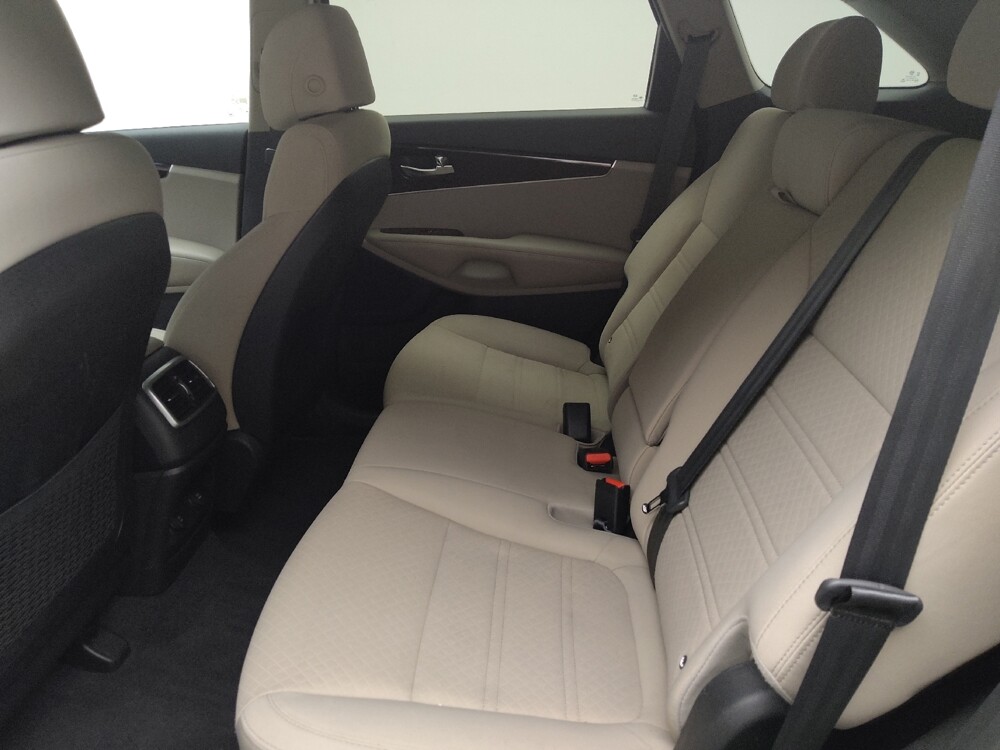 2017 Kia Sorento in Taylor, MI 48180 - 18147858 18