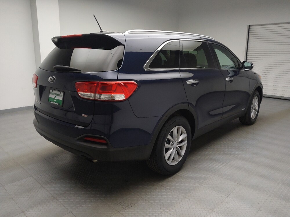 2017 Kia Sorento in Taylor, MI 48180 - 18147858 9