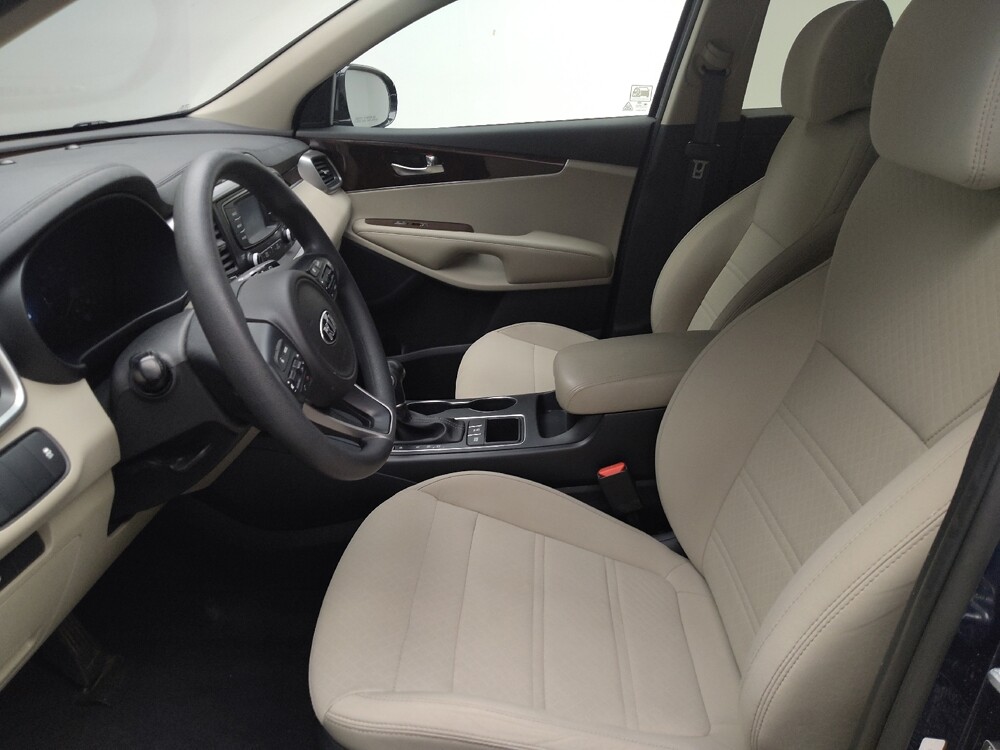 2017 Kia Sorento in Taylor, MI 48180 - 18147858 17