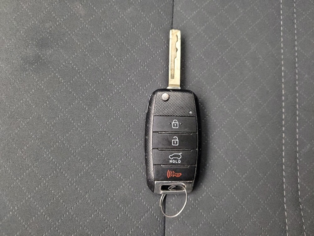 2019 Kia Sorento in Taylor, MI 48180 - 18147862 32