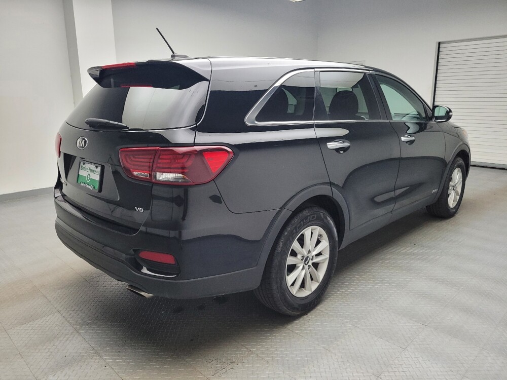 2019 Kia Sorento in Taylor, MI 48180 - 18147862 9