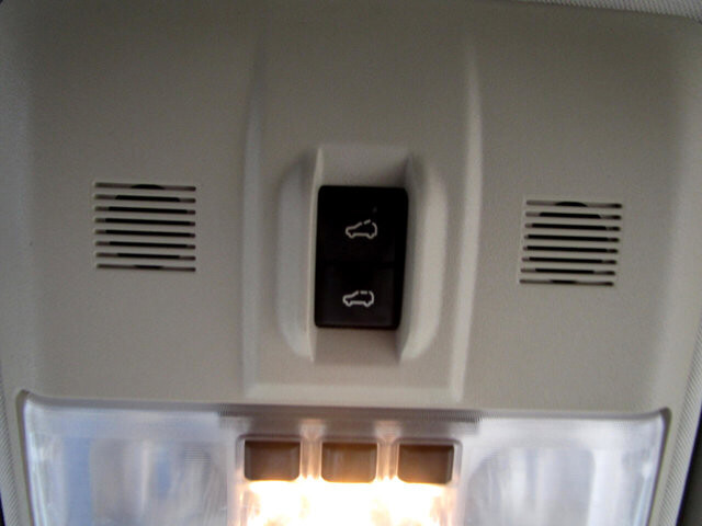 2011 Land Rover LR4 in Tampa, FL 33604-6914 - 1832931 17