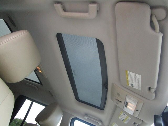 2011 Land Rover LR4 in Tampa, FL 33604-6914 - 1832931 16