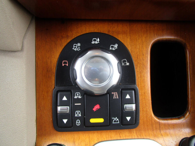 2011 Land Rover LR4 in Tampa, FL 33604-6914 - 1832931 5