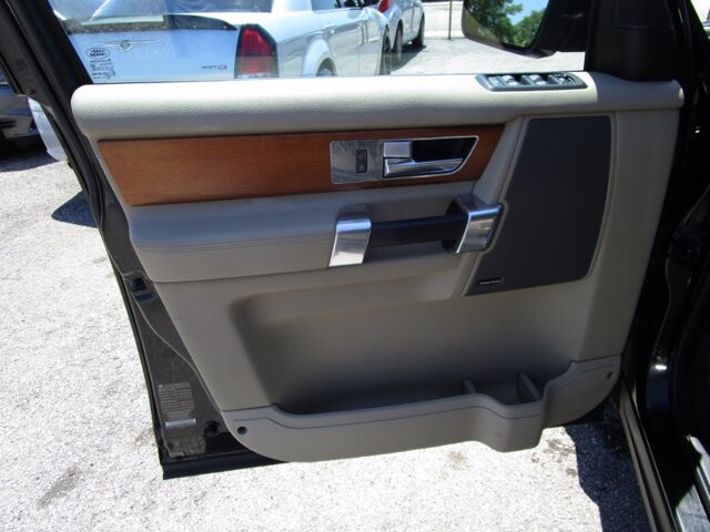 2011 Land Rover LR4 in Tampa, FL 33604-6914 - 1832931 137