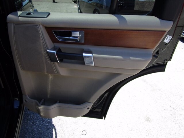 2011 Land Rover LR4 in Tampa, FL 33604-6914 - 1832931 122