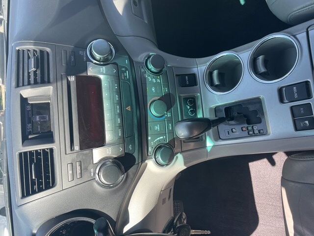 2012 Toyota Highlander in Nashville, TN 37211-5205 - 1847680 12