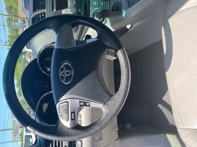 2012 Toyota Highlander in Nashville, TN 37211-5205 - 1847680 26