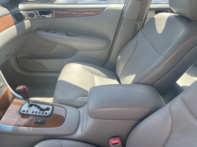 2005 Lexus ES 330 in Nashville, TN 37211-5205 - 1847681 24