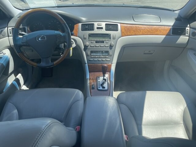 2005 Lexus ES 330 in Nashville, TN 37211-5205 - 1847681 12