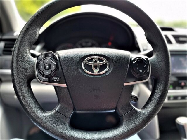 2014 Toyota Camry in Commerce, GA 30529 - 1857487 58