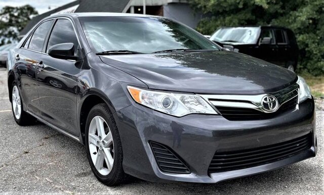 2014 Toyota Camry in Commerce, GA 30529 - 1857487 23