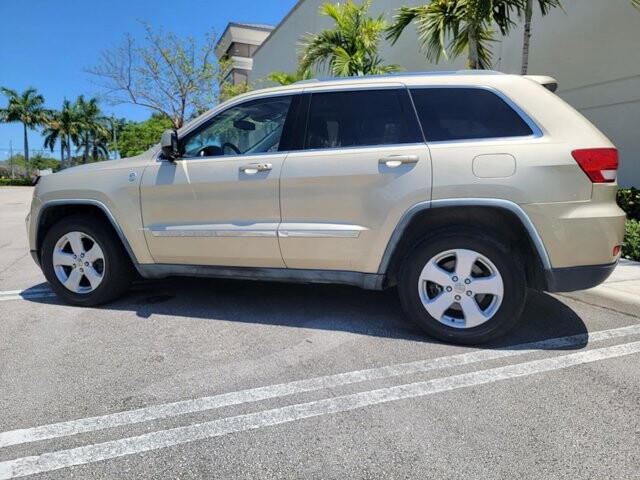 2011 Jeep Grand Cherokee in Pompano Beach, FL 33064 - 1864837 8