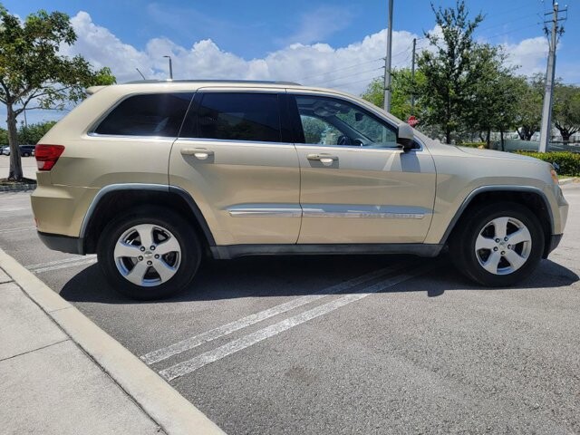 2011 Jeep Grand Cherokee in Pompano Beach, FL 33064 - 1864837 7