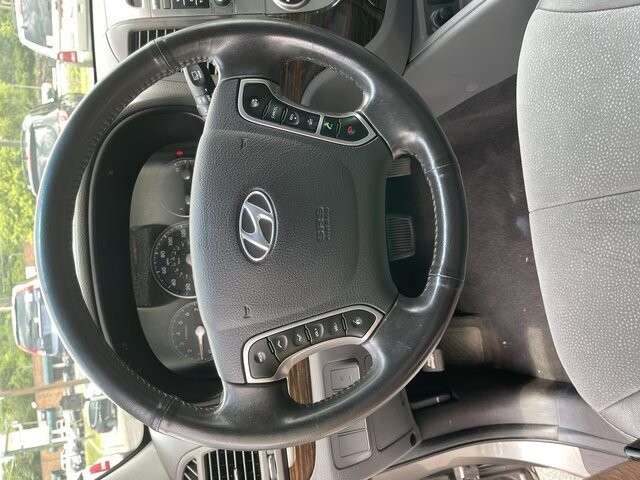 2011 Hyundai Santa Fe in Nashville, TN 37211-5205 - 1868525 10