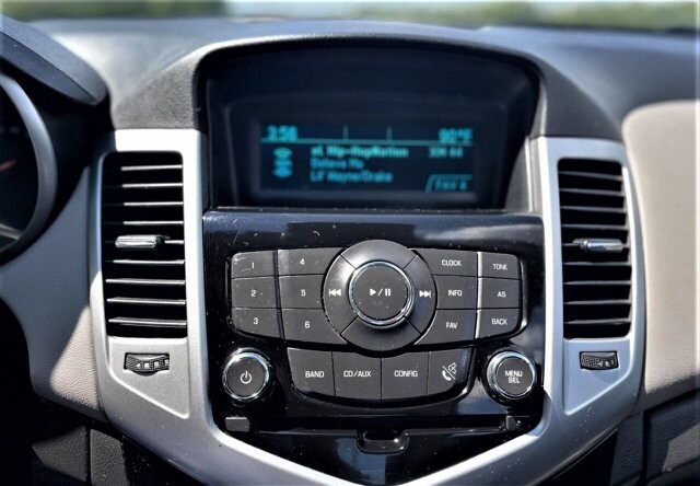 2014 Chevrolet Cruze in Commerce, GA 30529 - 1873680 97