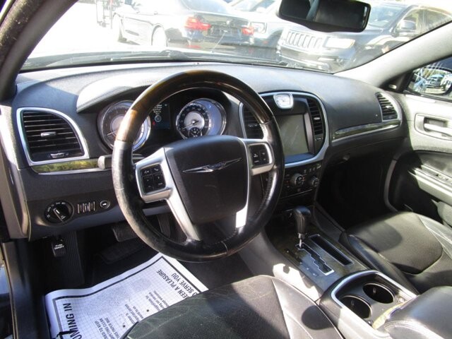 2013 Chrysler 300 in Tampa, FL 33604-6914 - 1875731 13
