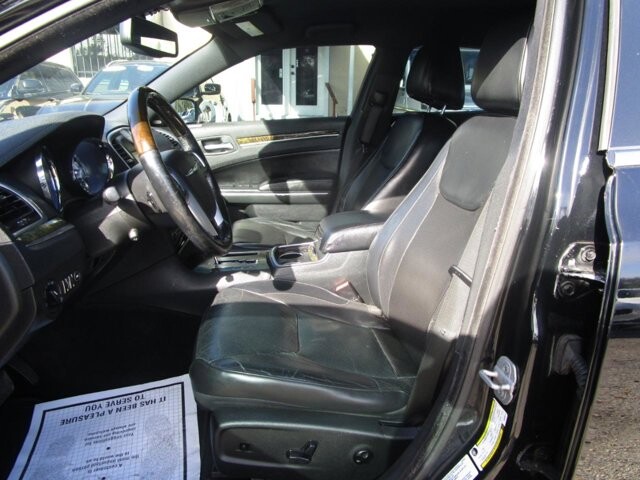 2013 Chrysler 300 in Tampa, FL 33604-6914 - 1875731 9