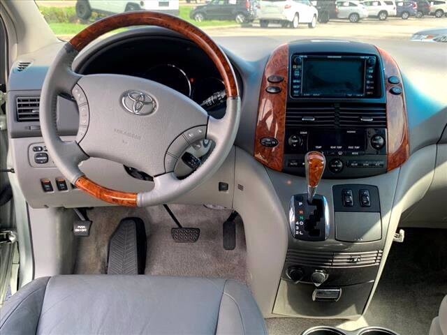 2006 Toyota Sienna in Maitland, FL 32751 - 1882630 12