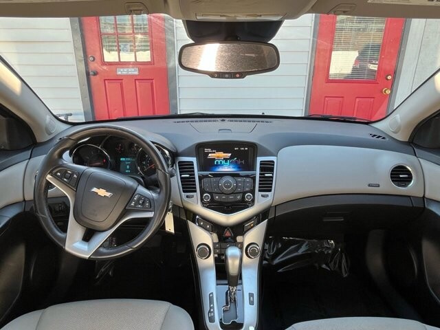 2013 Chevrolet Cruze in Commerce, GA 30529 - 1884564 20