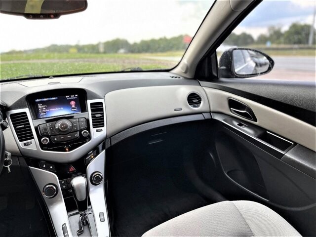 2013 Chevrolet Cruze in Commerce, GA 30529 - 1884564 34