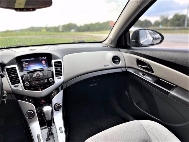 2013 Chevrolet Cruze in Commerce, GA 30529 - 1884564 62