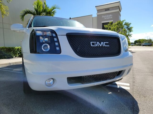 2011 GMC Yukon in Pompano Beach, FL 33064 - 1897251 6