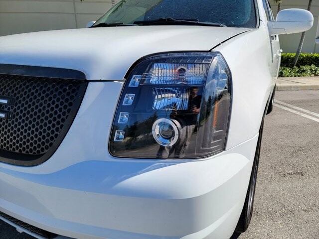 2011 GMC Yukon in Pompano Beach, FL 33064 - 1897251 7