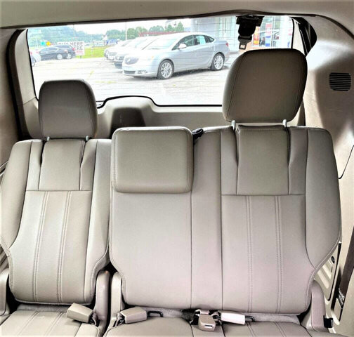 2015 Chrysler Town & Country in Commerce, GA 30529 - 1907796 21