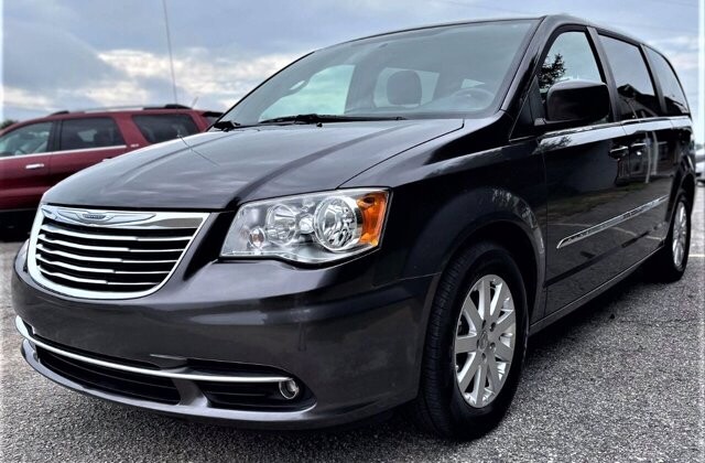 2015 Chrysler Town & Country in Commerce, GA 30529 - 1907796 104