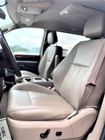 2015 Chrysler Town & Country in Commerce, GA 30529 - 1907796 107