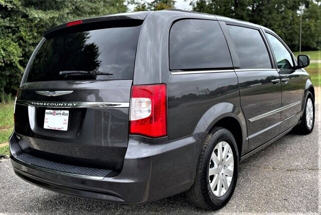 2015 Chrysler Town & Country in Commerce, GA 30529 - 1907796 52